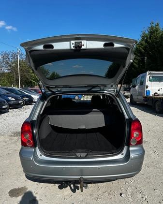 Toyota Avensis cena 5900 przebieg: 613000, rok produkcji 2007 z Wrocław małe 172